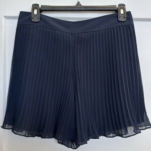 Club Monaco Navy Shorts - size 4